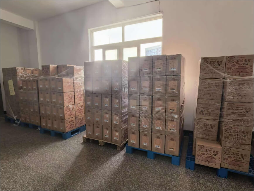 商品在庫と出荷準備の様子